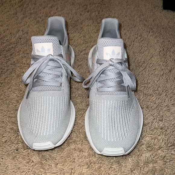 Adidas - Picture 2 of 6